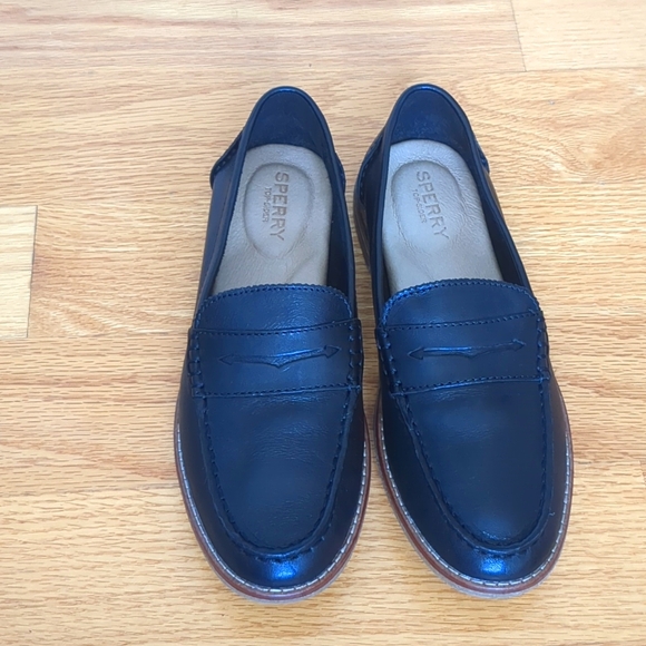 Sperry Women's Seaport Penny Loafer; US 6 (M) - Picture 5 of 11
